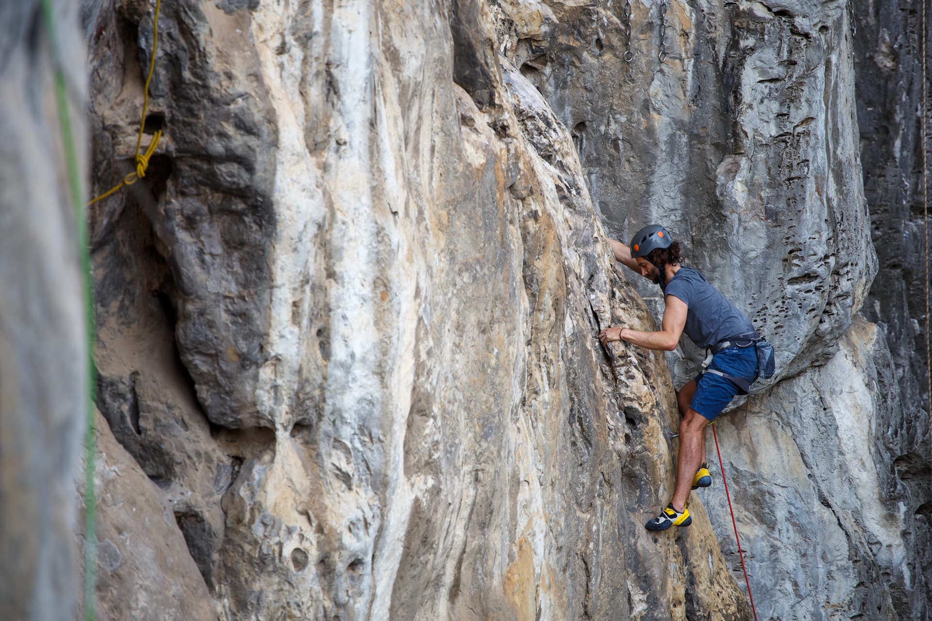 Lampang Guided Single-Pitch Adventure - Thailand Climbing